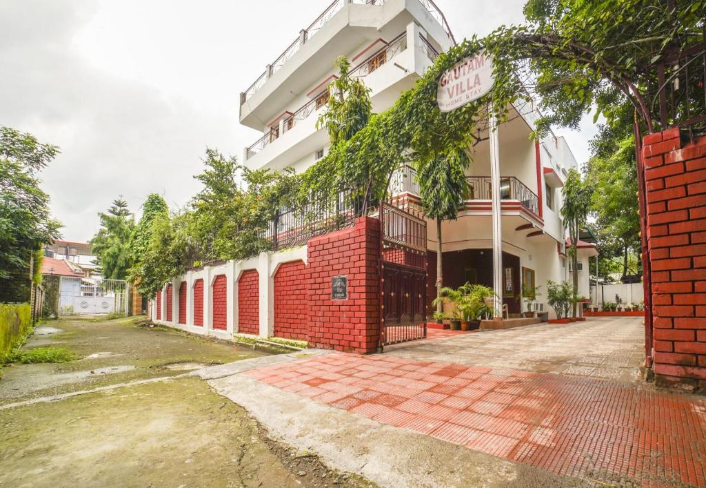 OYO Home 71857 Gautam Villa エントランス