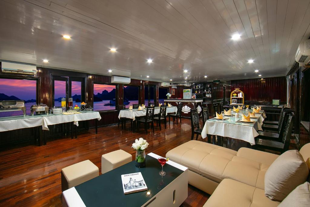 Ha Long Fantasea Legend Cruise
