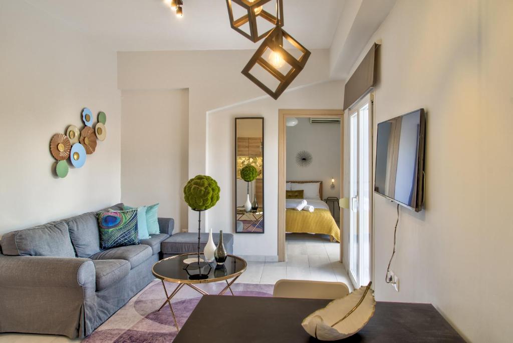 Hydra apartment, Patra