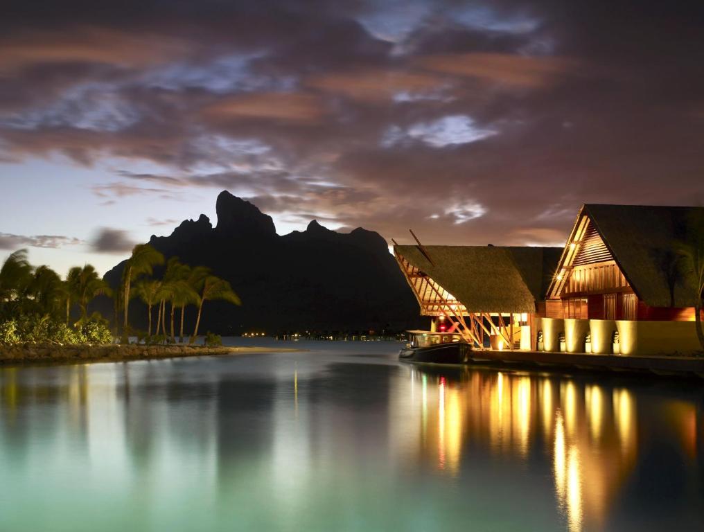 ทัศนียภาพภายนอกโรงแรม