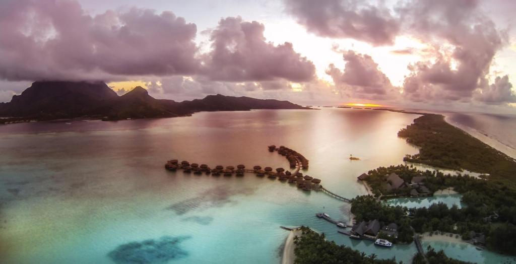 ทัศนียภาพภายนอกโรงแรม