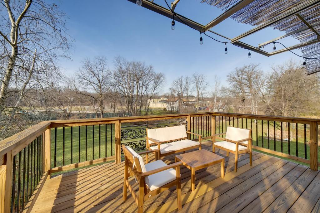 Spacious Rockford Retreat Walk Downtown!