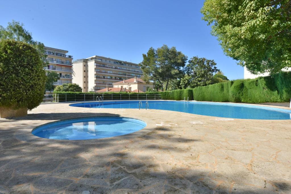 Close to downtown Cannes swimming pool and sea view - 2