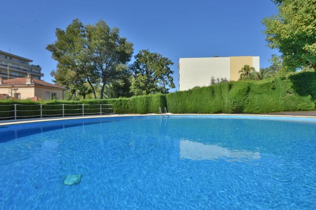 Close to downtown Cannes swimming pool and sea view - 3