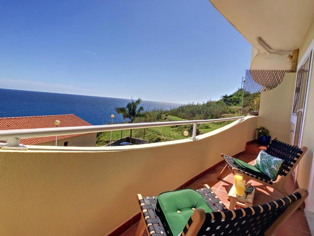 Portinho's View by LovelyStay, Caniço