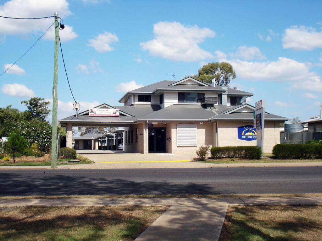 Oakey Motor Inn, Oakey