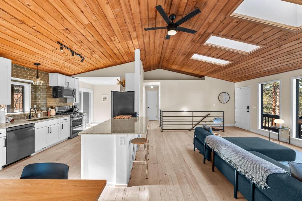 326 Bluebird Lane