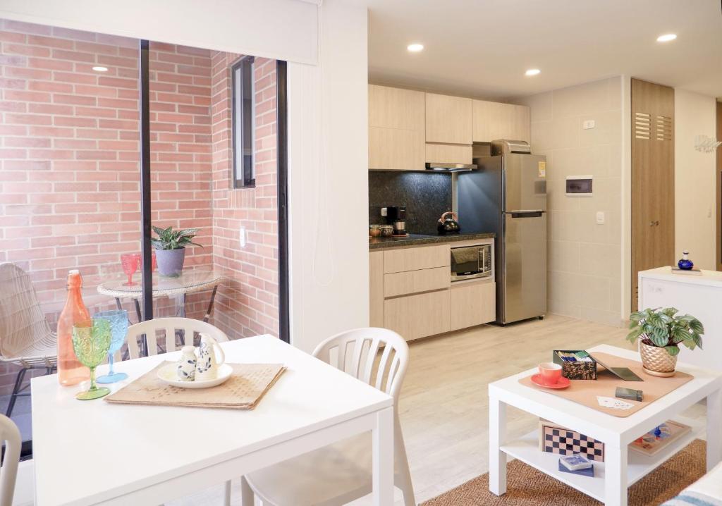 The Petit Flat - Bright & stylish studio apartment near Unicentro - 4