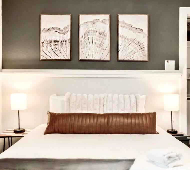 The one that you want & Arboretum Tickets Included, Dallas