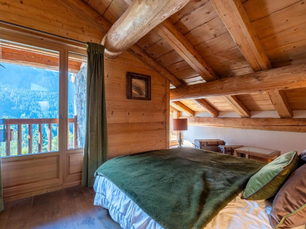Chalet traditionnel 5 chambres, 10 pers, parking, terrasse, proche La Balme - FR-1-459-210 - 3