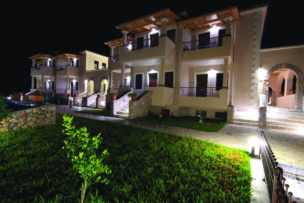 Exterior view, Palataki Margariti in Margariti