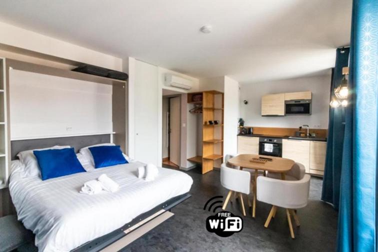 L'Optimiste, Draps compris et Climatisation, Sarlat-la-Canéda