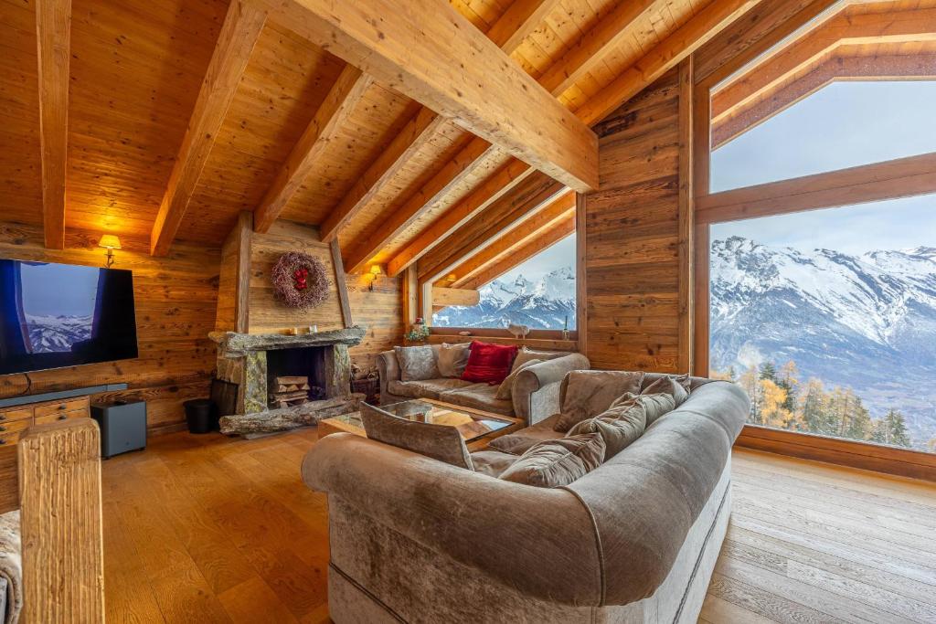 Above the Clouds - spacious chalet with great view, Plan Fey