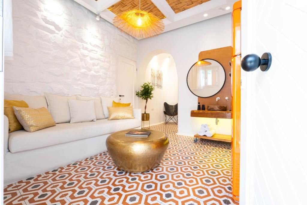 KYMA & HELIOS Deluxe Suites with Hot Tub at AmazeU Suites Naxos, Naxos