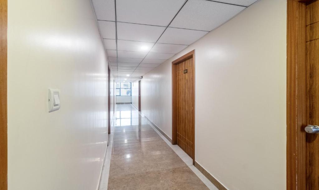 フロント・ロビー