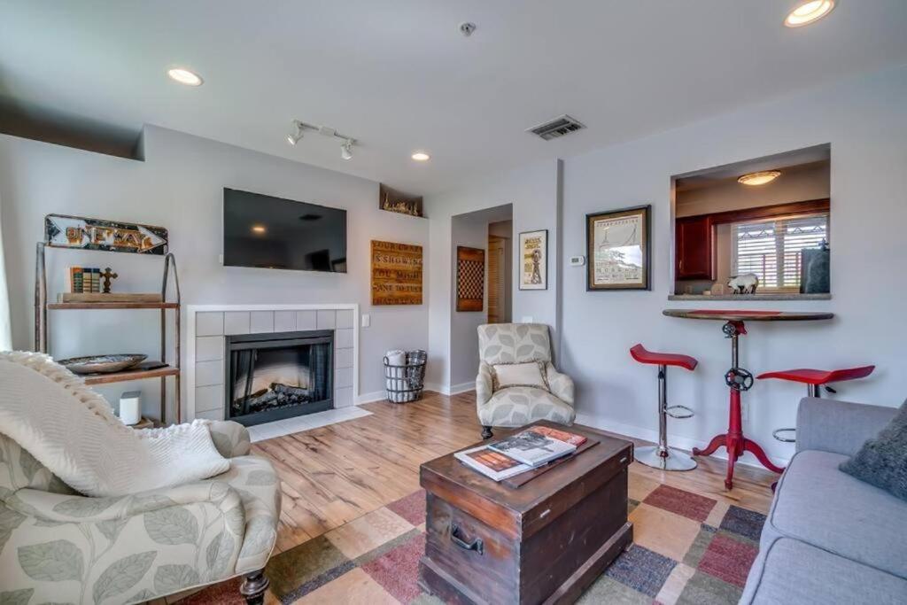 Downtown Riverfront Condo unit 780, Nashville