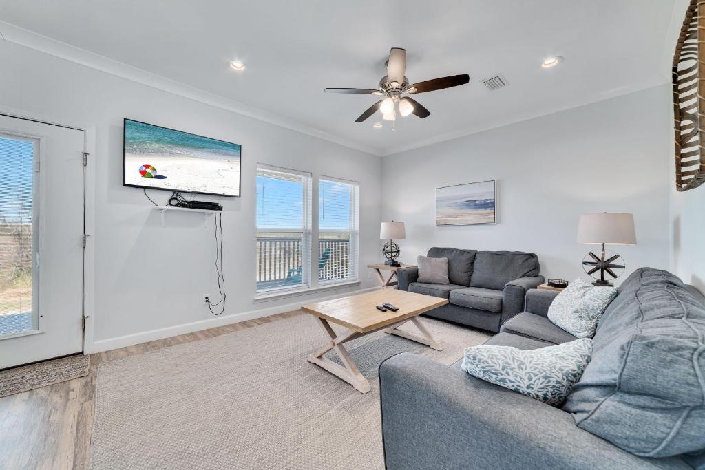 Attitude Adjustment, Gulf Shores