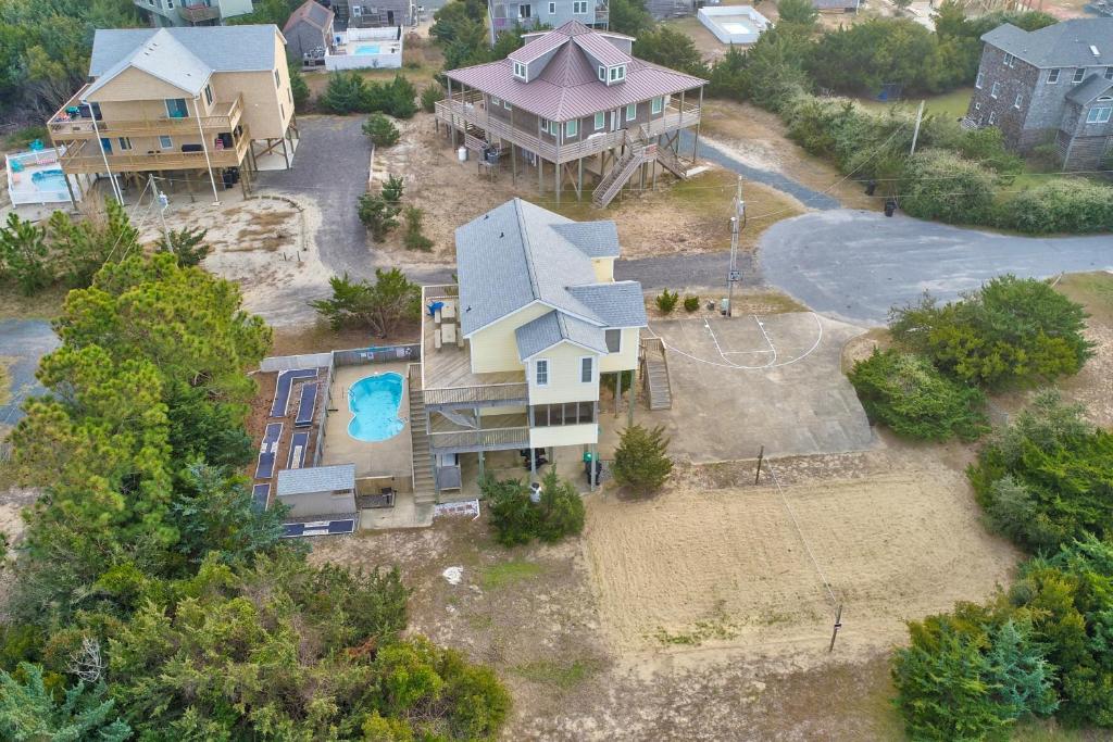Breakwater Beach, Waves