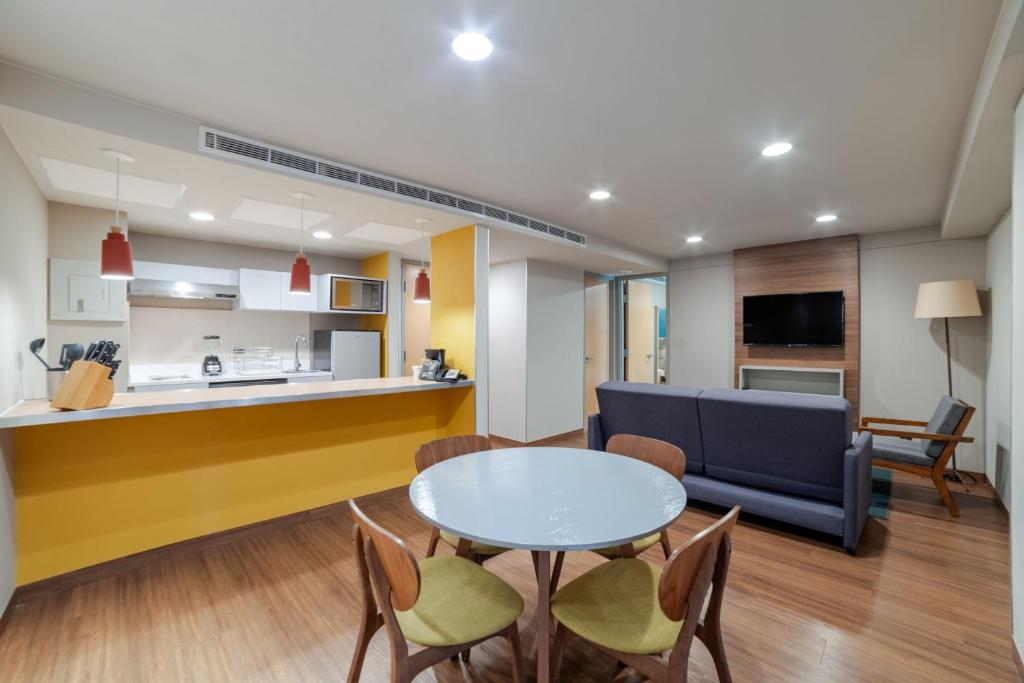 City Express Suites by Marriott Ciudad de México Anzures - 1