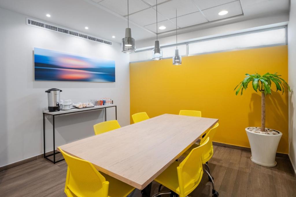 シウダー デ メヒコ アンスーレス シティ エクスプレス スイーツ バイ マリオット (City Express Suites by Marriott Ciudad de México Anzures) 会議室