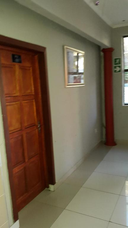 Monarchy Guest House photo