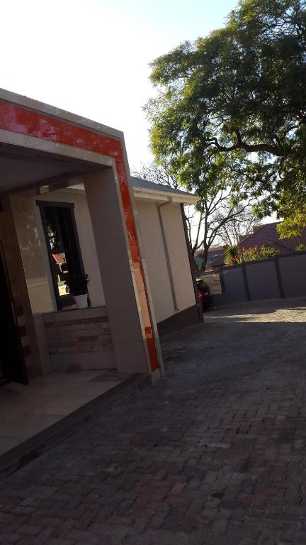 Monarchy Guest House photo