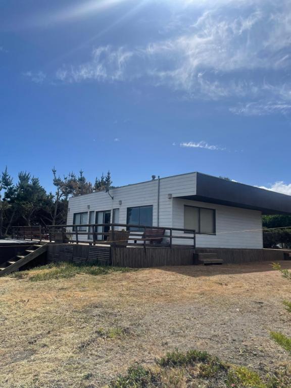Refugio del mar - cabaña frente al mar en Curanipe con terraza y jardin - 3