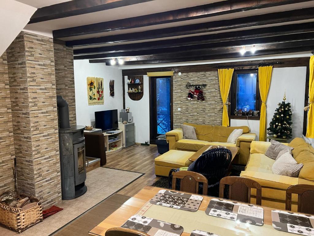 Mountain House 1984 - 5