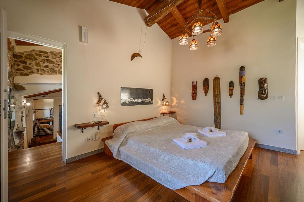 L'Occhio di Santa Lucia, Terre Marine - 2