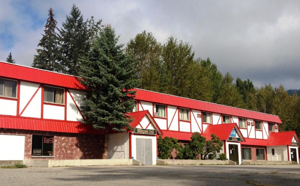 Villagers Inn — Hotel in Trail (BC)