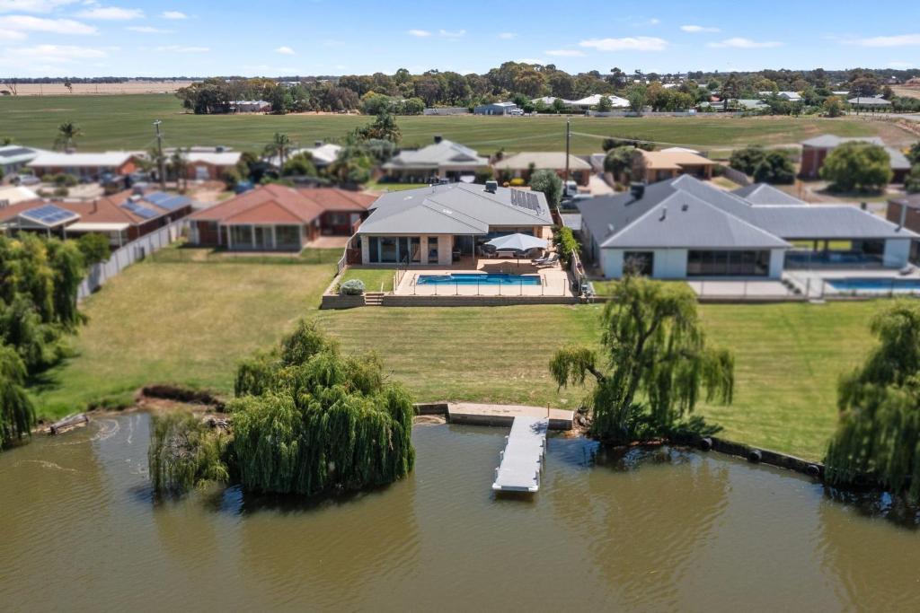 The Lakehouse on Rosemary, Yarrawonga