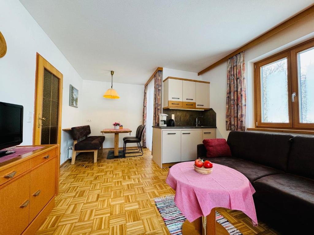 Haus Heimat - 2