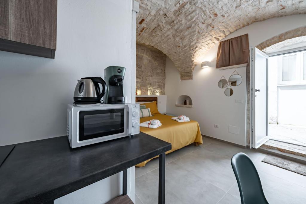 Gattoni Room by Rentbeat - 5