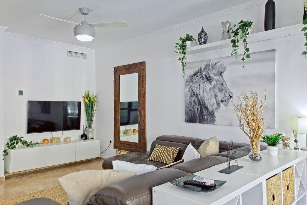 Contemporary, luxury living in the best location - 2