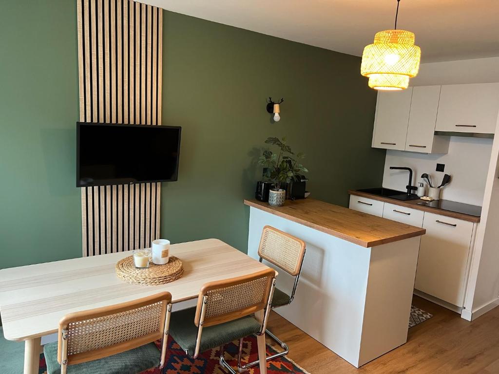Sacaron24, T2 bis, centre Luchon, wifi, parking - 3