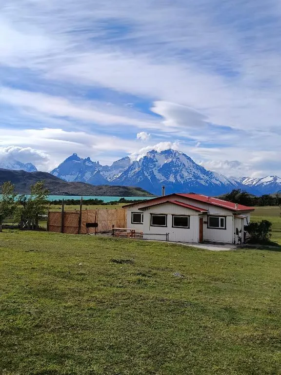 CABAÑA ESTANCIA LAZO，位于百内三塔的酒店