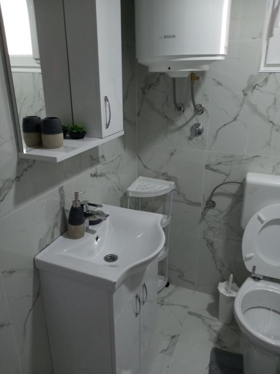 Apartment B&E - 3