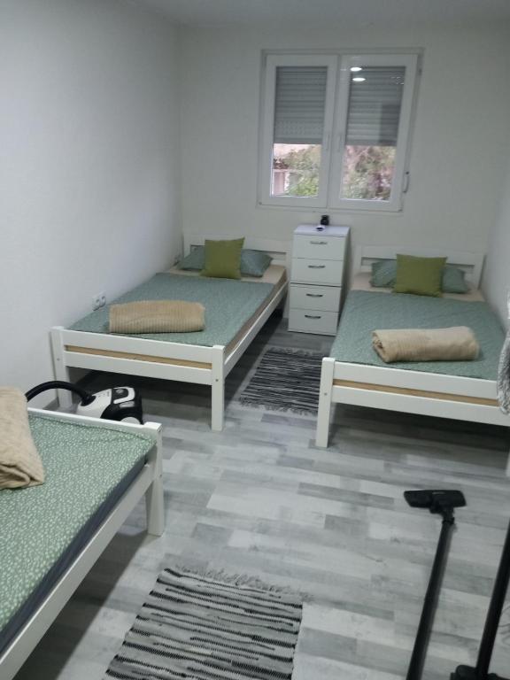 Apartment B&E - 5