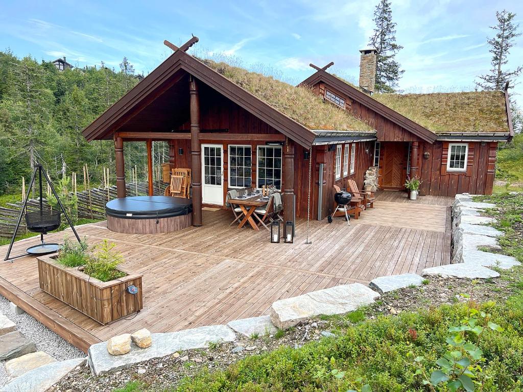 Cozy cabin on Lifjell with jacuzzi close to cross-country trails and hiking trails