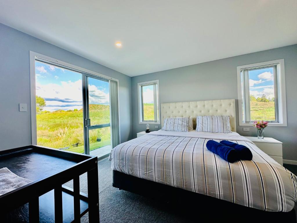 Maple Retreat by Blue Spring, Putaruru