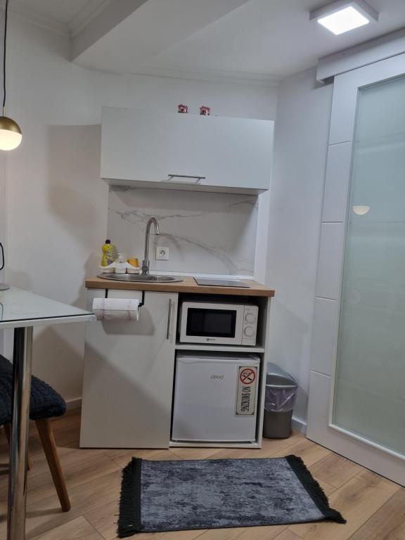 Kitchen, Apartments Deni in Mostar