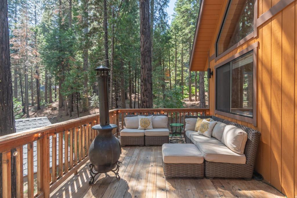 Sequoia Ridge, Dorrington