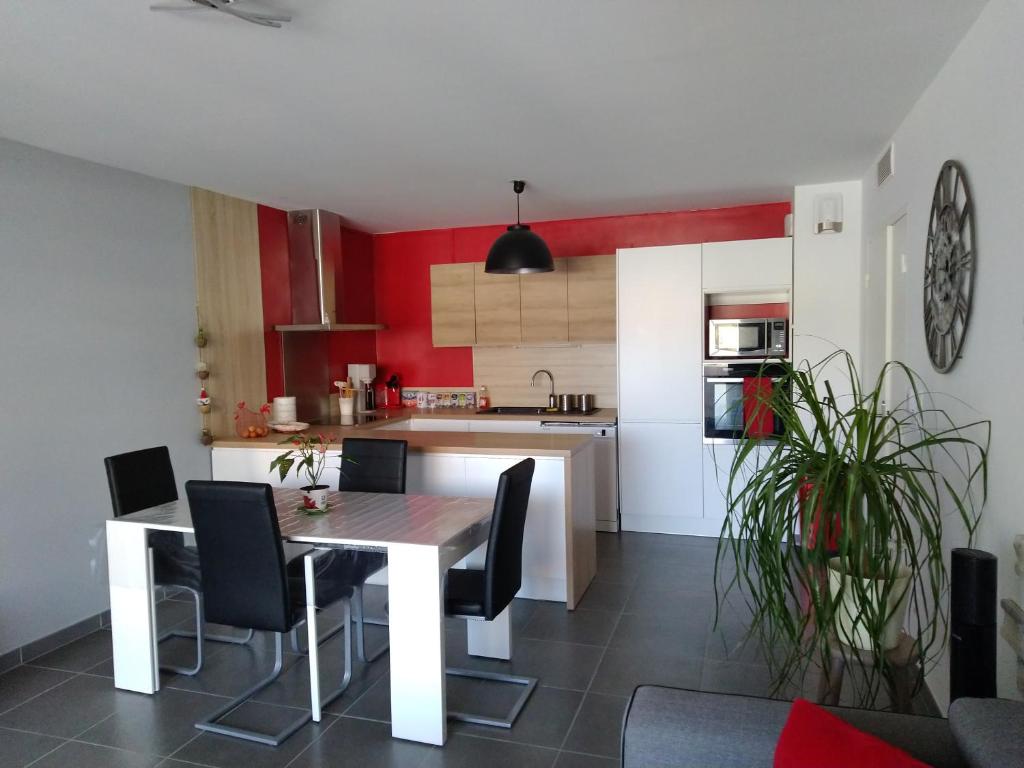 Beau T3 + clim + parking Saint Cyr sur mer, Saint-Cyr-sur-Mer