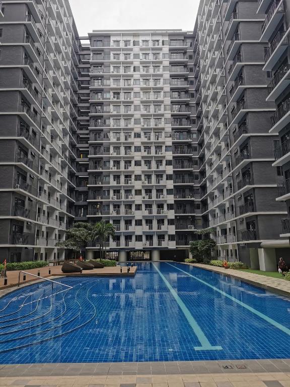 Shore 3 residence, Manila