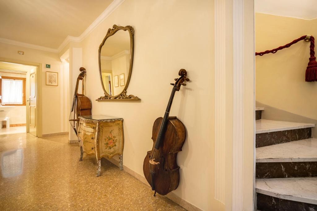 Locanda Al Leon — Hotel building in Venice, Veneto