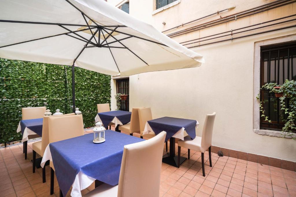 Locanda Al Leon — Restaurant & bars in Venice, Veneto