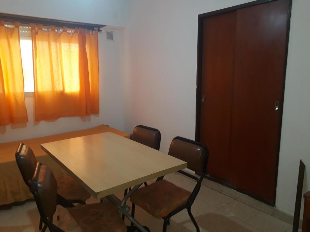 DEPARTAMENTO 2 AMBIENTES PLAZA COLON-1 CUADRA PLAYA-WIFI/TV - 2