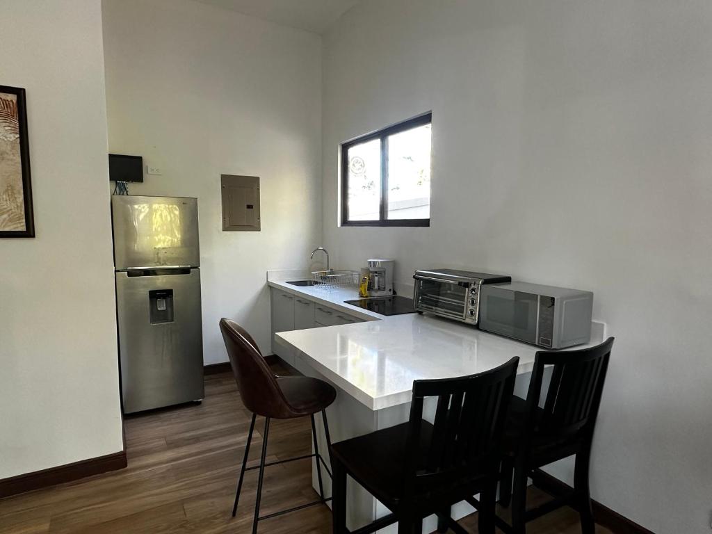 Peaceful Apartment in Tamarindo, 50m to the Beach - Sofia Apartments, Tamarindo