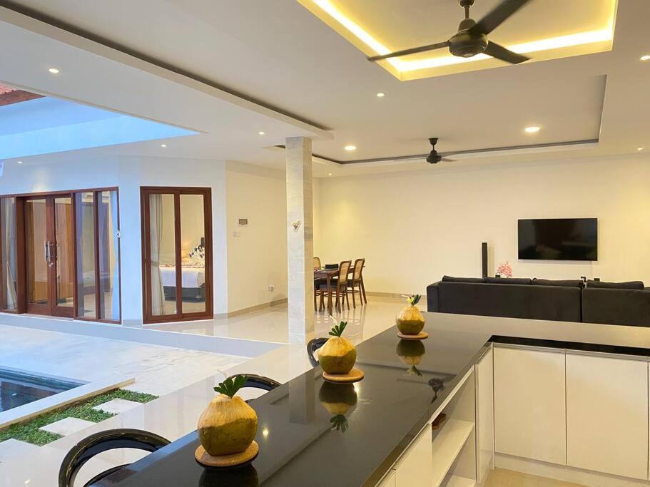 Villa Akmali Umalas 2BR with Private Pool & Jacuzzi