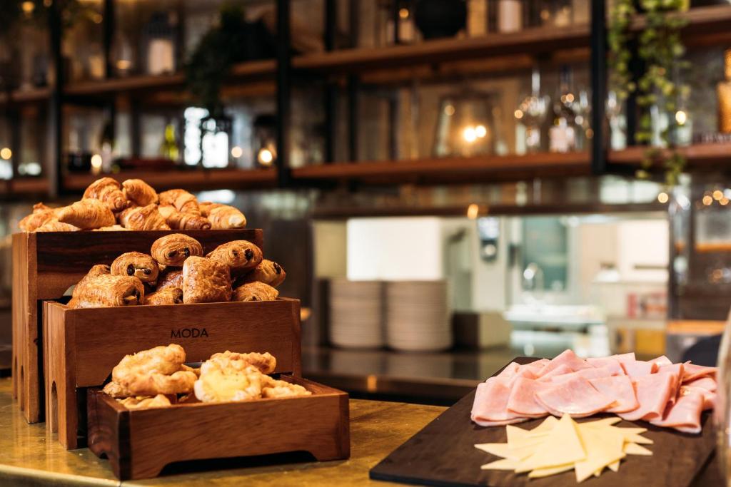 อาหารและเครื่องดื่ม